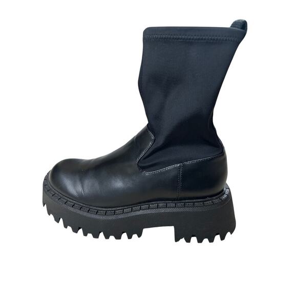 NWOT ZARA Black Lug Chunky Platform Side Zip Boot Size 39 - Picture 1 of 10